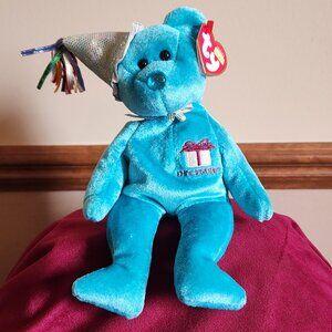 Ty Beanie Babies Vintage Retired 2002-DECEMBER Bear with hat Birthday - NEW